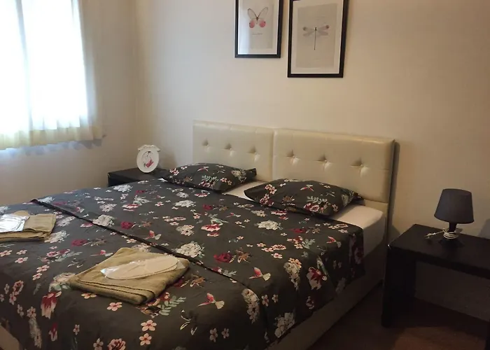 德卡艾维勒里酒店 *