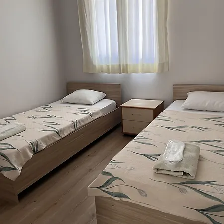 Deka Evleri Apartman