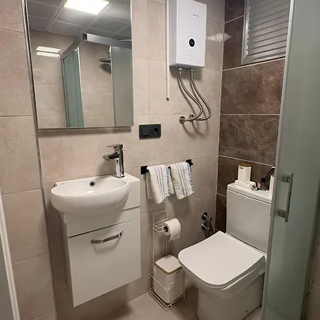 アパート Deka Evleri イズミル