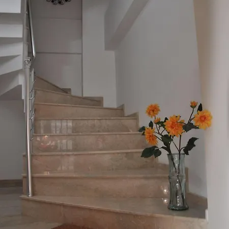 Apartment Deka Evleri